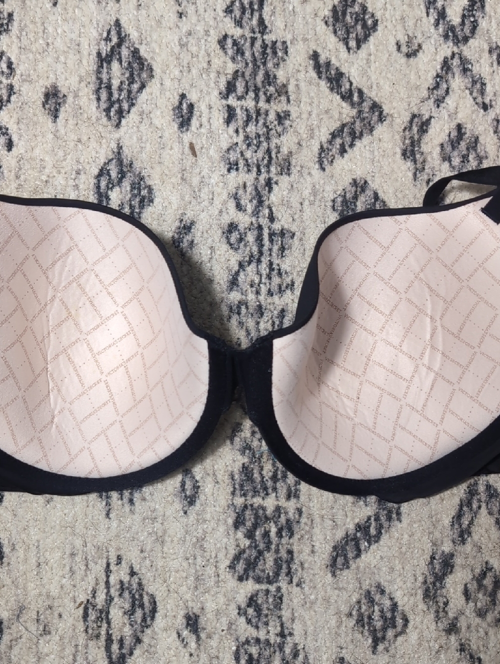 Victoria's Secret Black Smooth Uplist Semi/Demi Bra, Sz 34DD - Picture 4 of 4